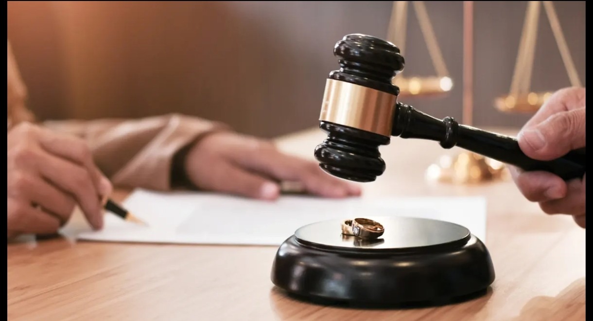 দ্বিতীয় বিয়ে করতে লাগবে না স্ত্রীর অনুমতি: হাইকোর্ট