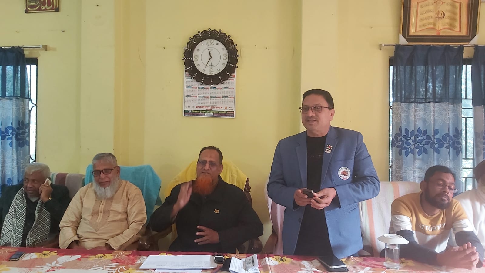 চাঁপাইনবাবগঞ্জে শ্রমিক ইউনিয়নের ১১ লাখ টাকার আর্থিক সহায়তা