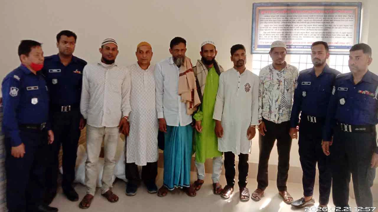 শহীদ মিনারে ফুল দিতে যাওয়ার পথে আ.লীগের ৬ নেতাকর্মী আটক