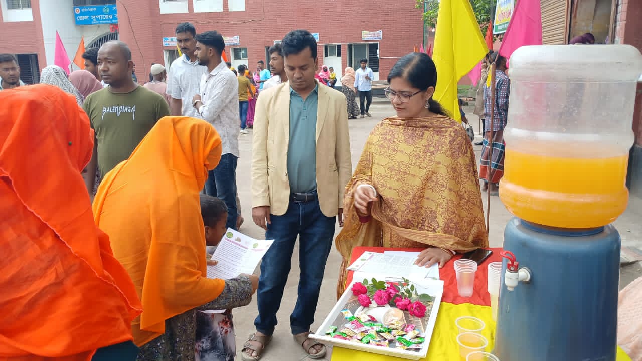 নওগাঁ জেল কারাগারে এবারে ঈদুল ফিতরের নতুন চমক দেখালেন জেলার ও জেল সুপার।