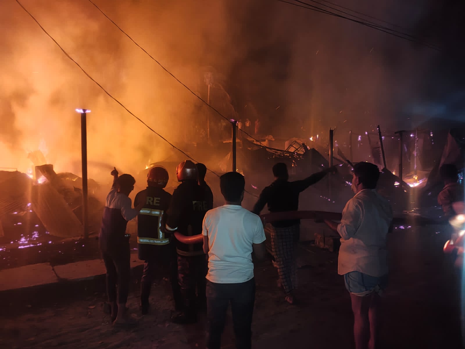 সুবর্ণচরে ভয়াবহ অগ্নিকাণ্ড, পুড়েছাই ২৪ দোকান