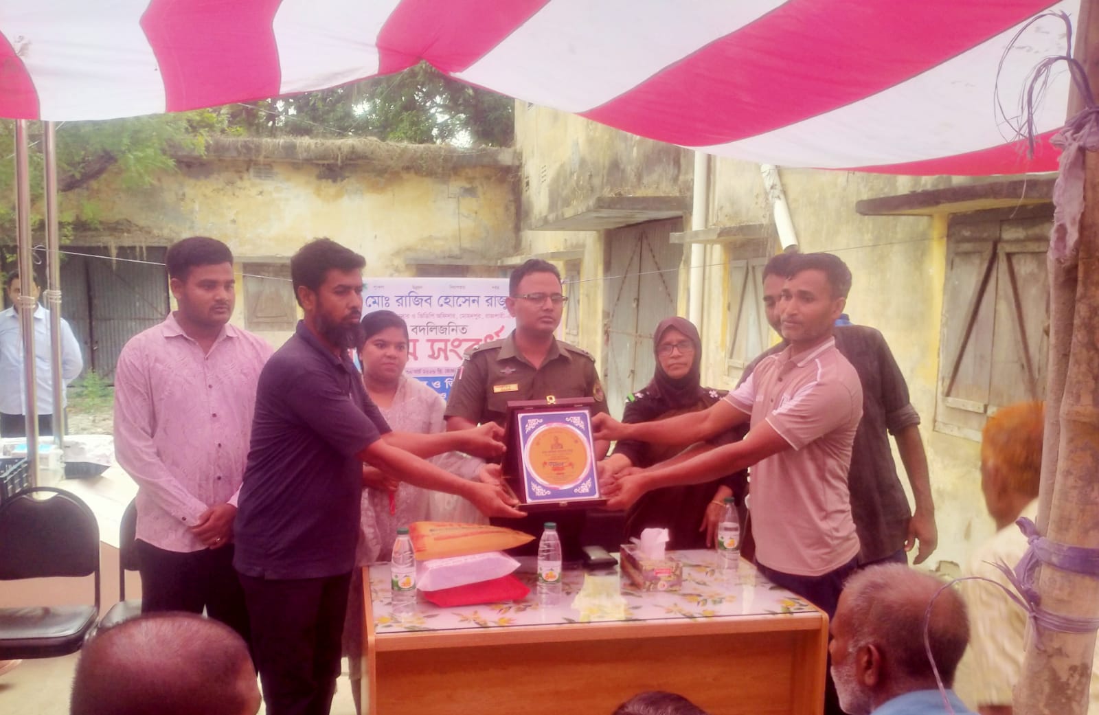 রাজশাহীতে আনসার ও ভিডিপি অফিসারে’র বদলীজনিত বিদায় সংবর্ধনা