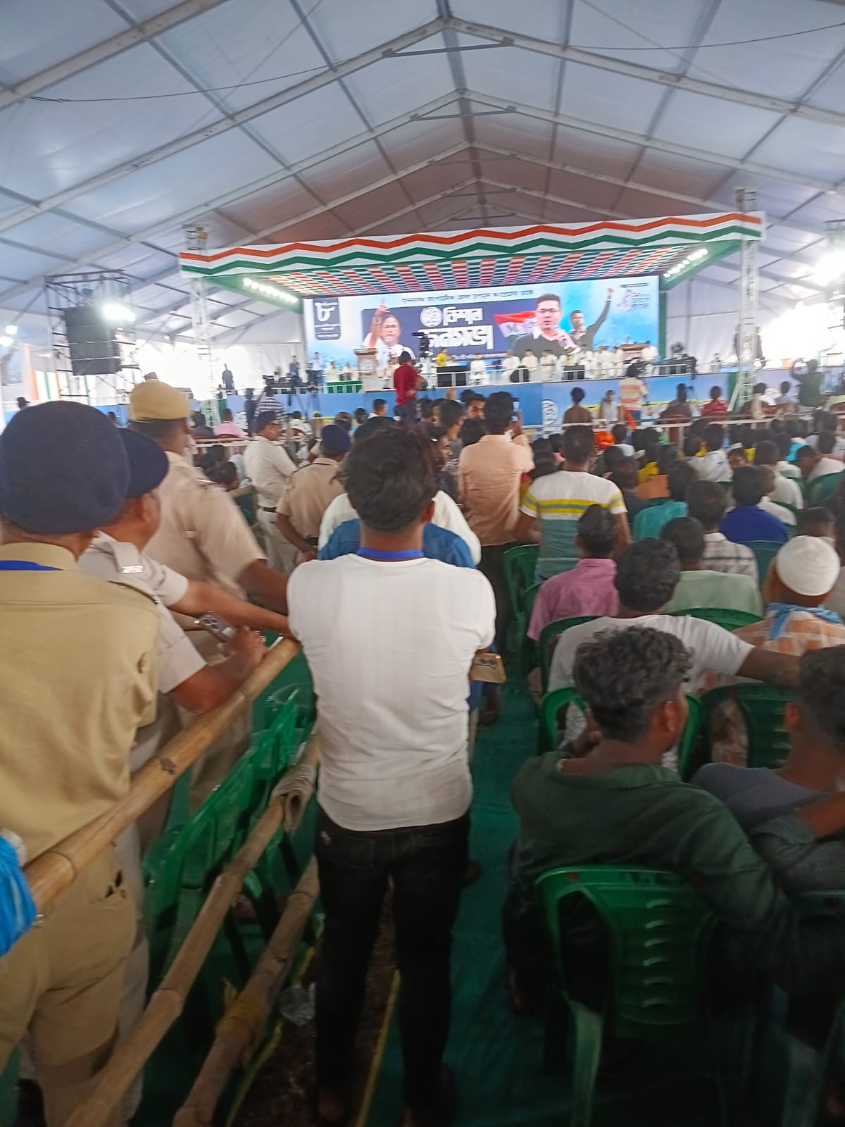 কেন্দ্রীয় সরকারের বঞ্চনা ও এস আই আর এর বিরুদ্ধে প্রতিবাদ সমাবেশ তৃনমূল কংগ্রেসের