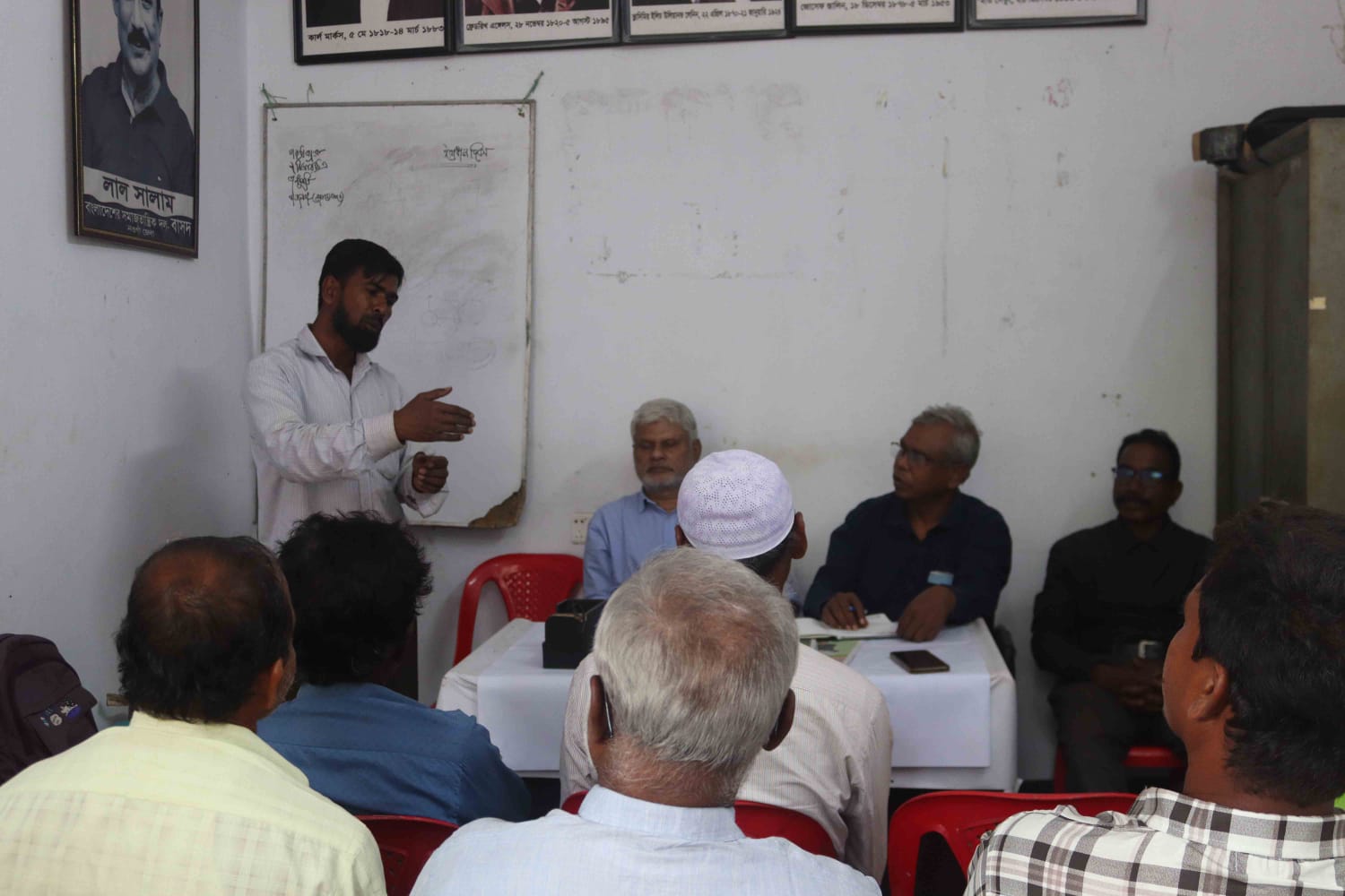 নওগাঁয় কৃষক রক্ষায় পর্যাপ্ত হিমাগার স্থাপন ও ভর্তুকি বাড়ানোর পরামর্শ বাসদের