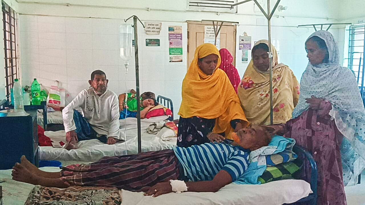 বাগাতিপাড়ায় পূর্ব শত্রুতার জেরে কৃষকের ওপরে সশস্ত্র হামলা