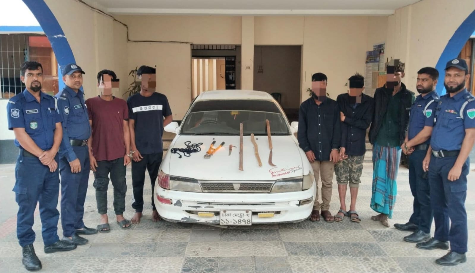 মৌলভীবাজারে ডাকাতির প্রস্তুতিকালে ৫ জন গ্রেফতার