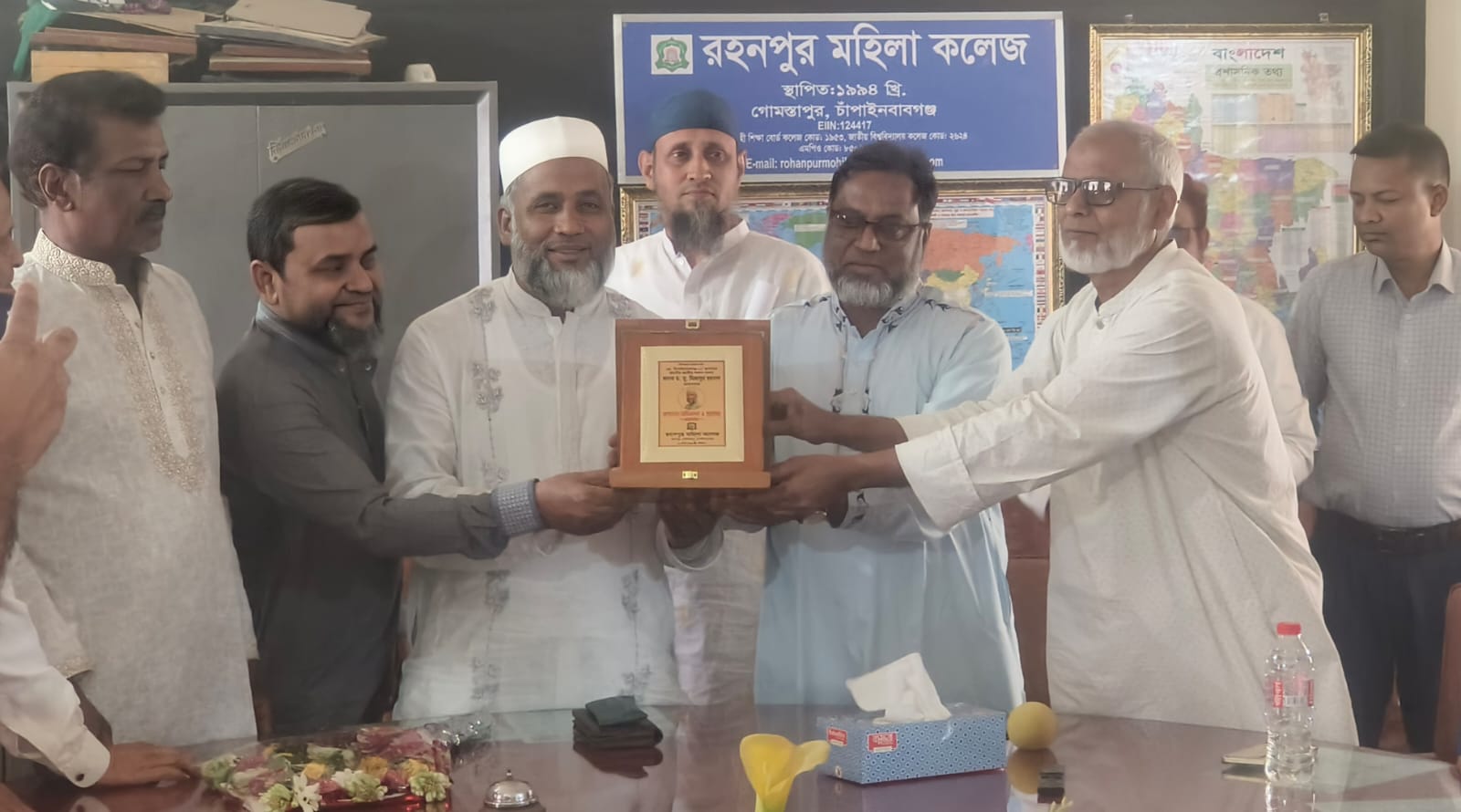 রহনপুরে সংসদ সদস্য ও অবসরপ্রাপ্ত শিক্ষকদের সংবর্ধনা প্রদান