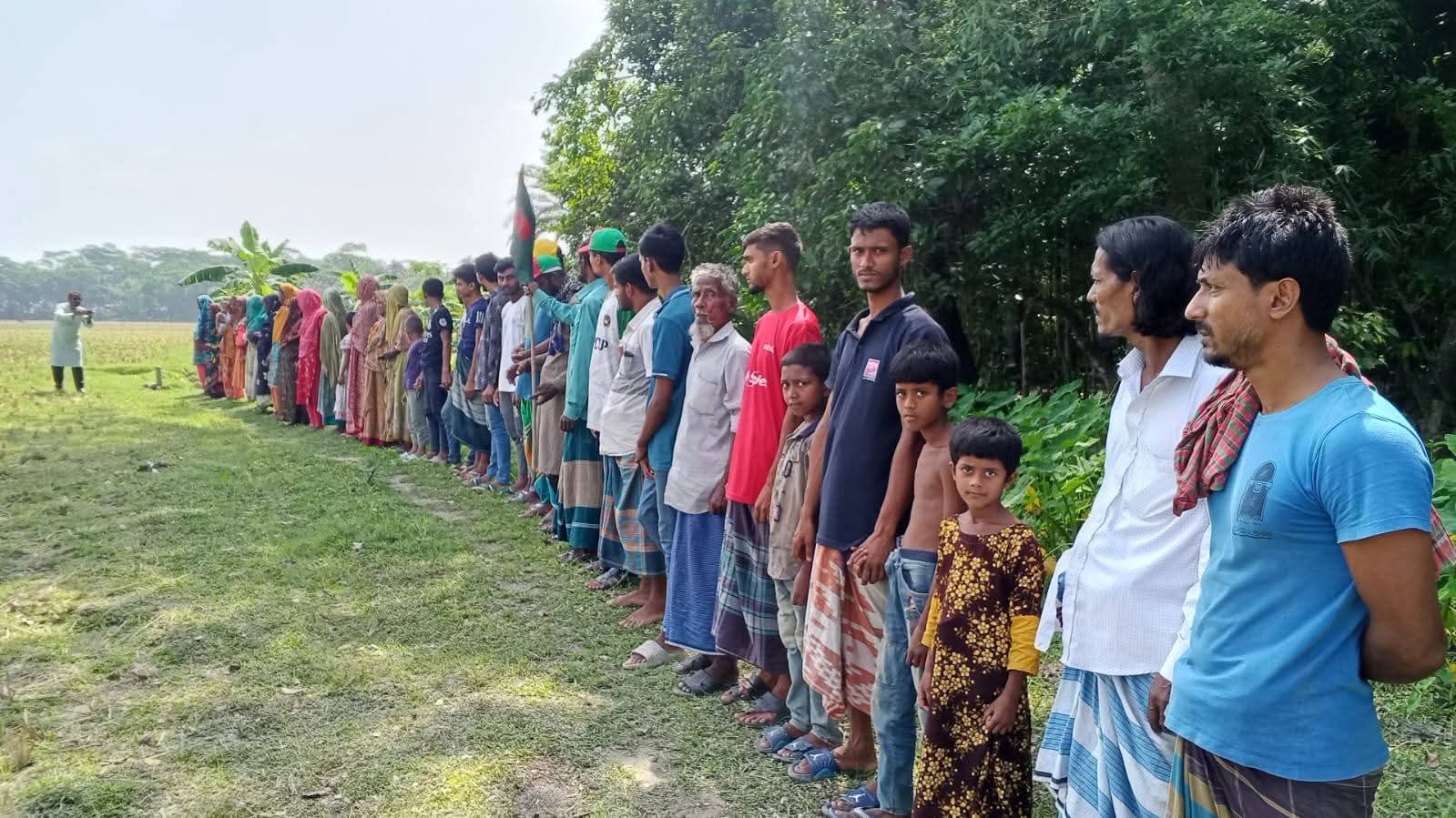 কাঁঠালিয়ার আমুয়াতে ভূমিদস্যুদের বিরুদ্ধে এলাকাবাসীর সংবাদ সম্মেলন: প্রশাসনের হস্তক্ষেপ কামনা।