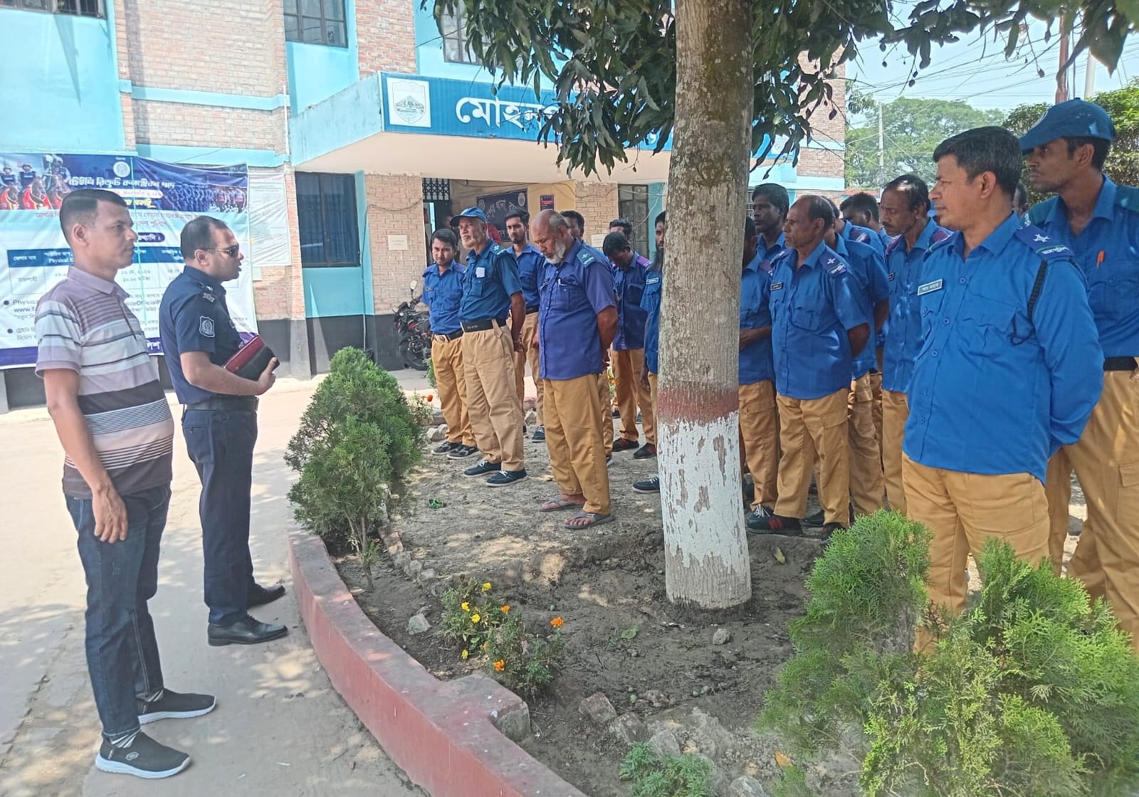 রাজশাহীতে গ্রাম পুলিশদের সাথে ওসি’র মতবিনিময় 