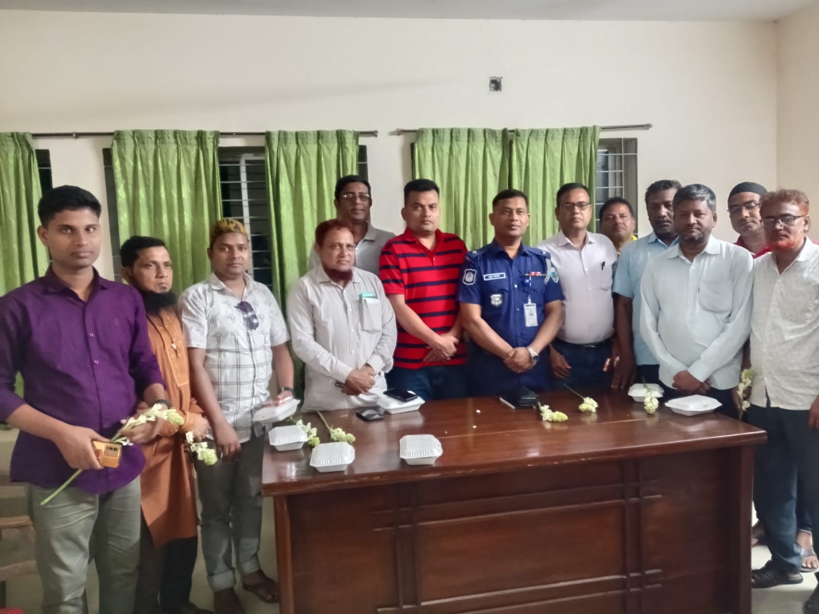 গোমস্তাপুরে নবাগত ওসির সাথে সাংবাদিকদের মতবিনিময় 