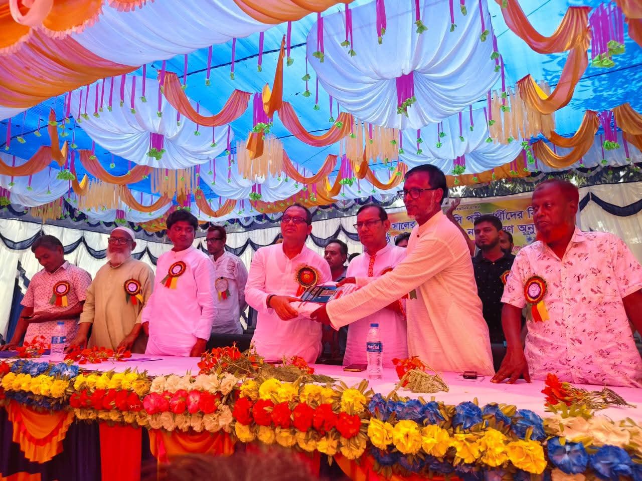 নাচোলের গোলাবাড়ি উচ্চ বিদ্যালয়ের এসএসসি, বিদায় সংবর্ধনা ও নবীন বরণ অনুষ্ঠিত: