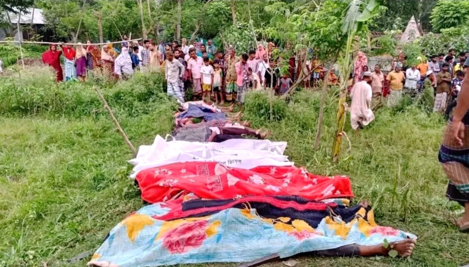 ঈদের আনন্দযাত্রা রক্তাক্ত! টাঙ্গাইলে রডবোঝাই ট্রাক উল্টে ১৫ প্রাণ ঝরল