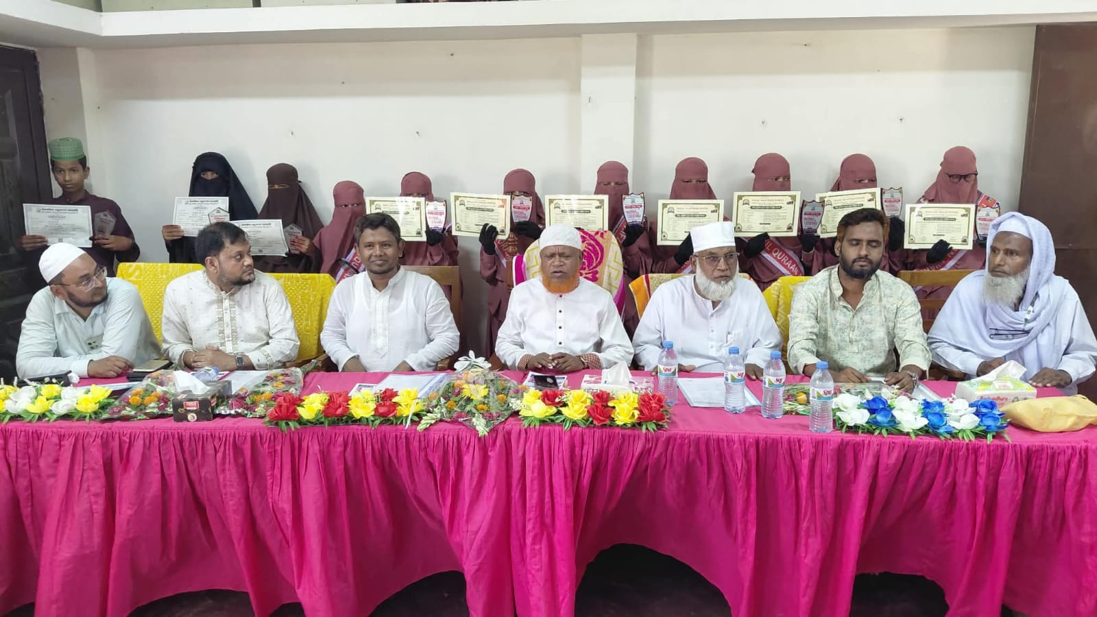 শিবগঞ্জে আলহেরা আল জামিয়াতুল ইসলামীয়ার আয়োজনে হাফিজা সংবর্ধনা অনুষ্ঠান 