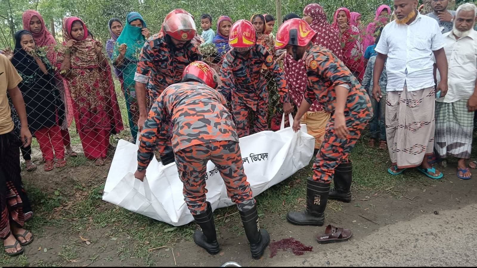 নাচোলে সড়ক দু/র্ঘ/ট/না/য় দুই জন নি/হ/ত।