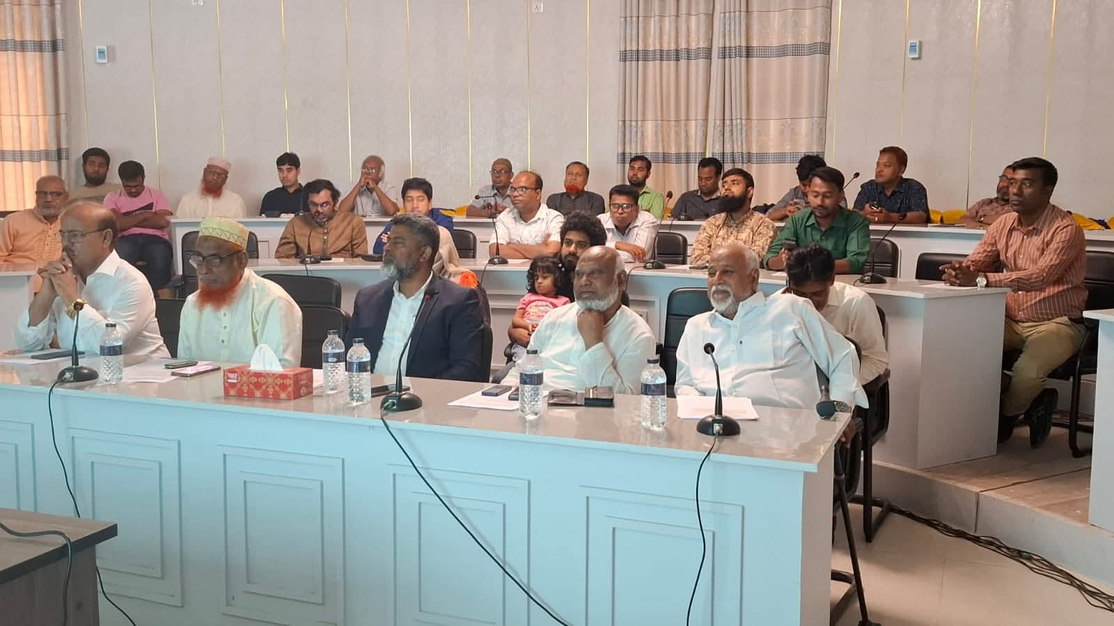 নওগাঁ বিশ্ববিদ্যালয়ের অবকাঠামোগত উন্নয়ন বিষয়ক মতবিনিময় সভা
