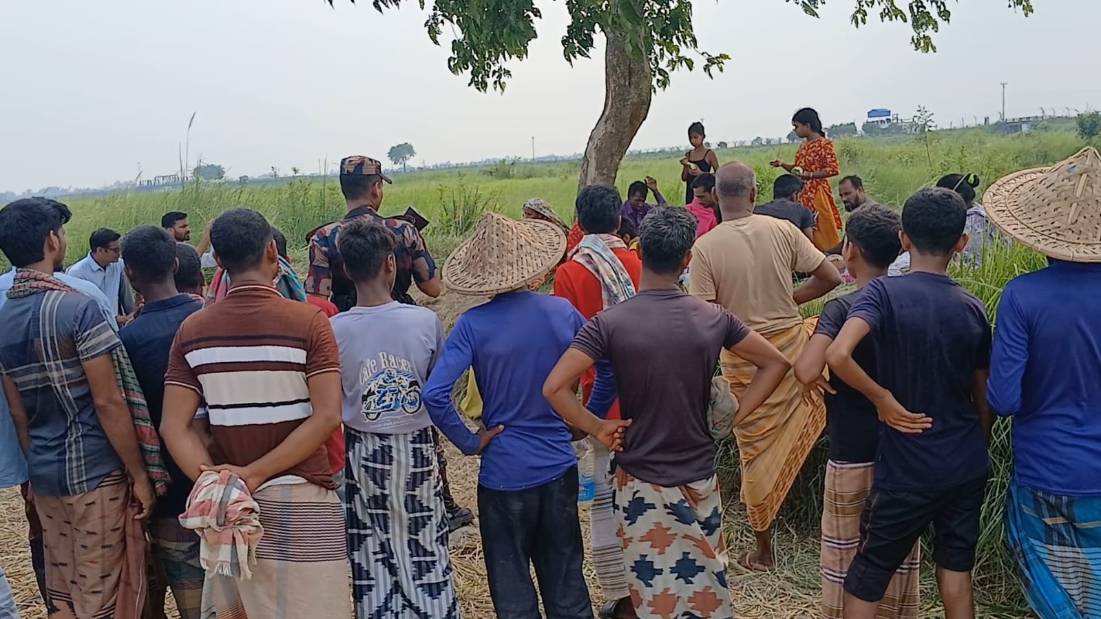 নওগাঁ সীমান্ত এলাকার বাসিন্দাদের বাড়ছে দু:শ্চিন্তা