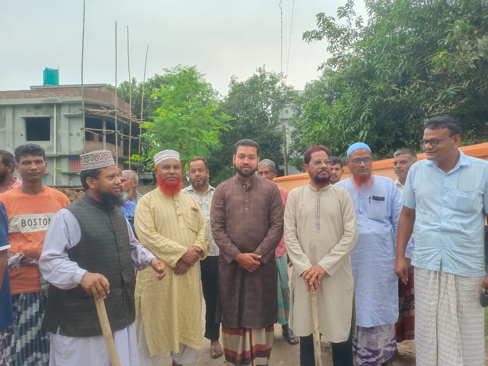 নুরুল ইসলাম বুলবুল এমপির নির্বাচনী প্রতিশ্রুতির রাস্তা সংস্কারের সিসি ঢালাইয়ের কাজ উদ্বোধন।