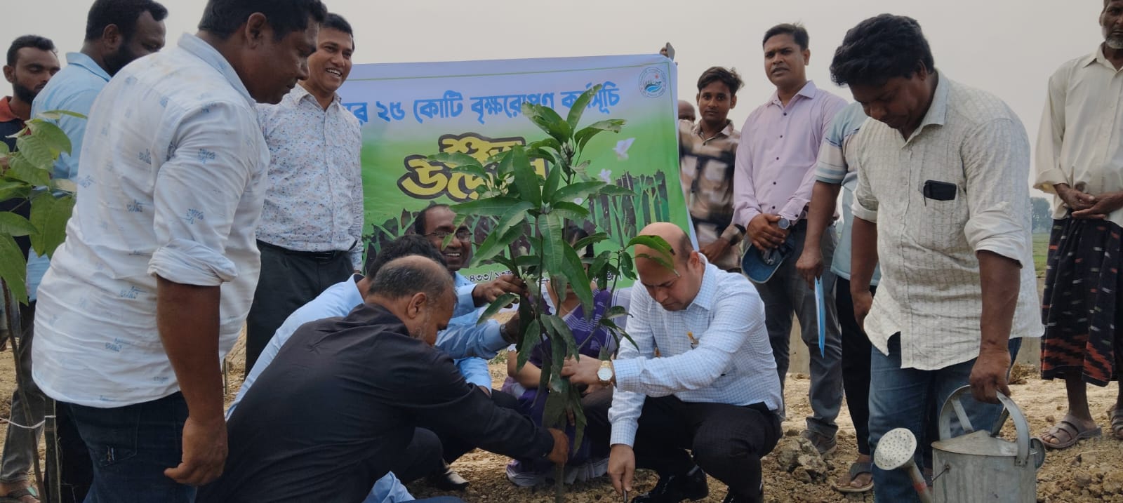 চাঁপাইনবাবগঞ্জে বৃক্ষরোপণ কর্মসূচির উদ্বোধন, চলতি বর্ষায় জেলাজুড়ে রোপন করা হবে ১ লাখ ৭০ হাজার গাছ