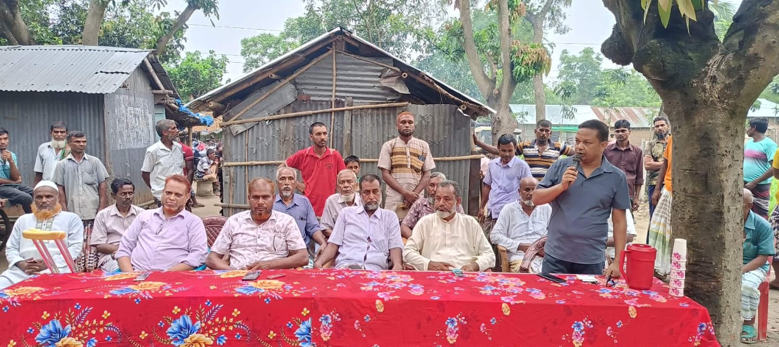 চাঁপাইনবাবগঞ্জ ১৪ নং ধাইনগর  ইউনিয়ন চেয়ারম্যান পদপ্রার্থী সাদিকুল ইসলামের জনসভা অনুষ্ঠিত  