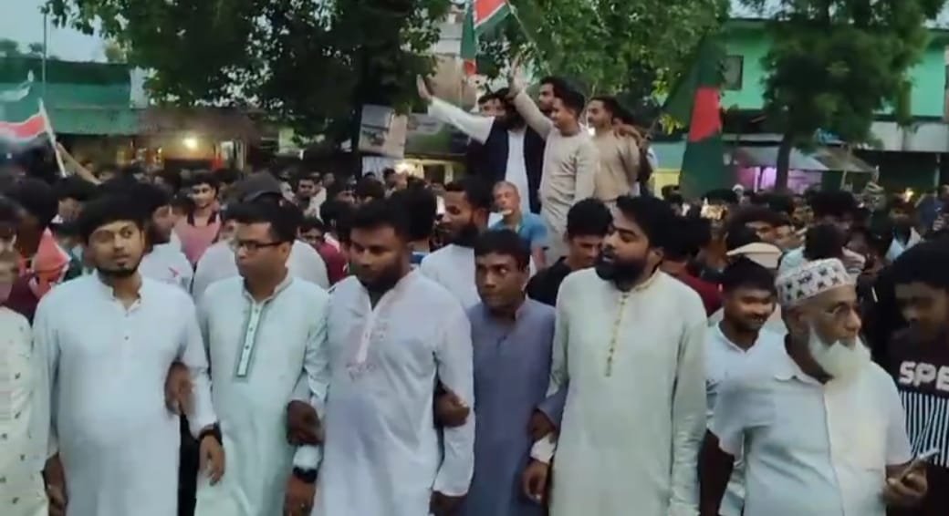 গোমস্তাপুরে এনসিপির পদযাত্রা: বিভিন্ন রাজনৈতিক ইস্যুতে সারজিস আলমের বক্তব্য