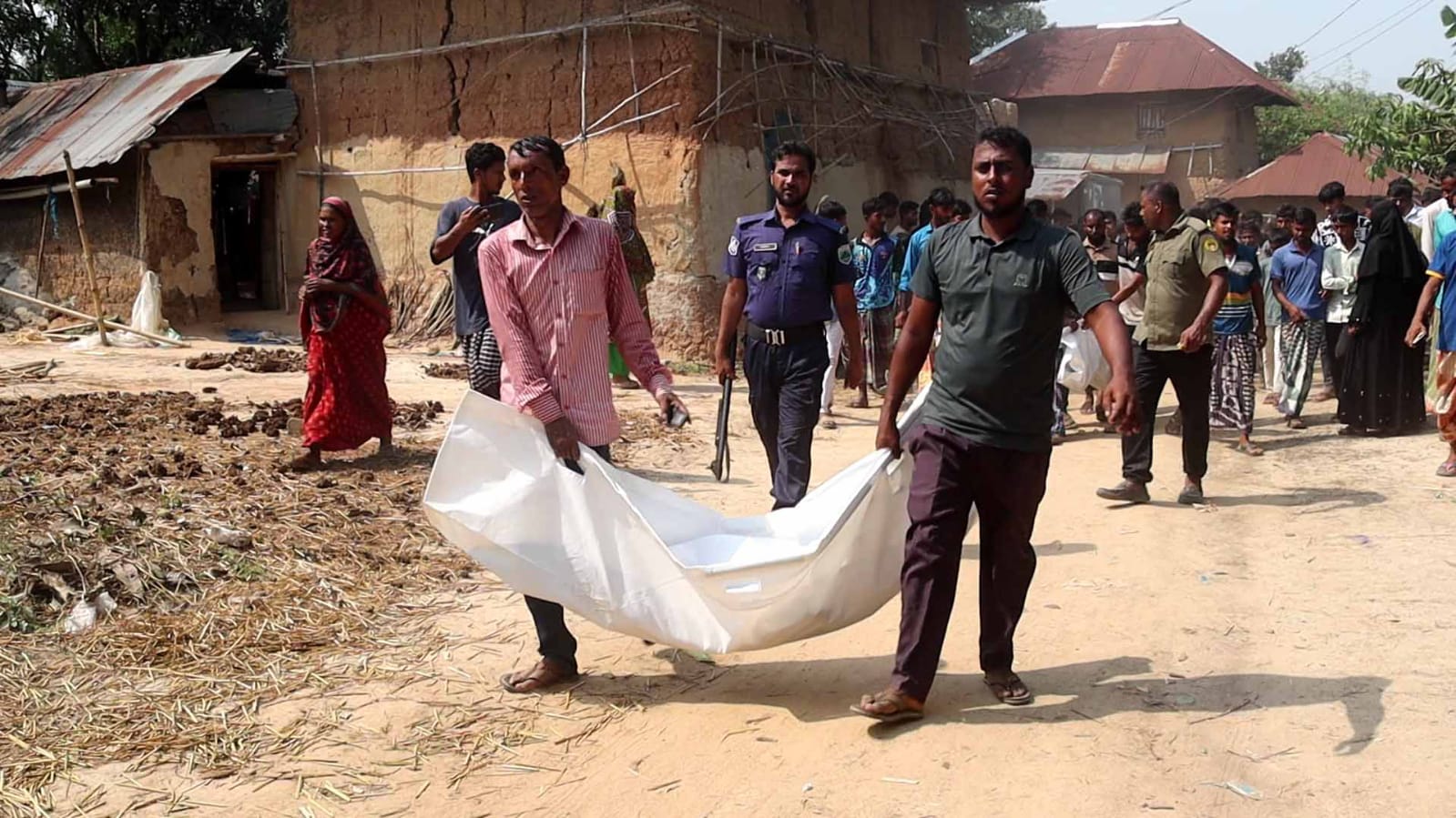 নওগাঁয় ৬মাসে ২৫ লাশ, বাড়ছে সামাজিক অবক্ষয়