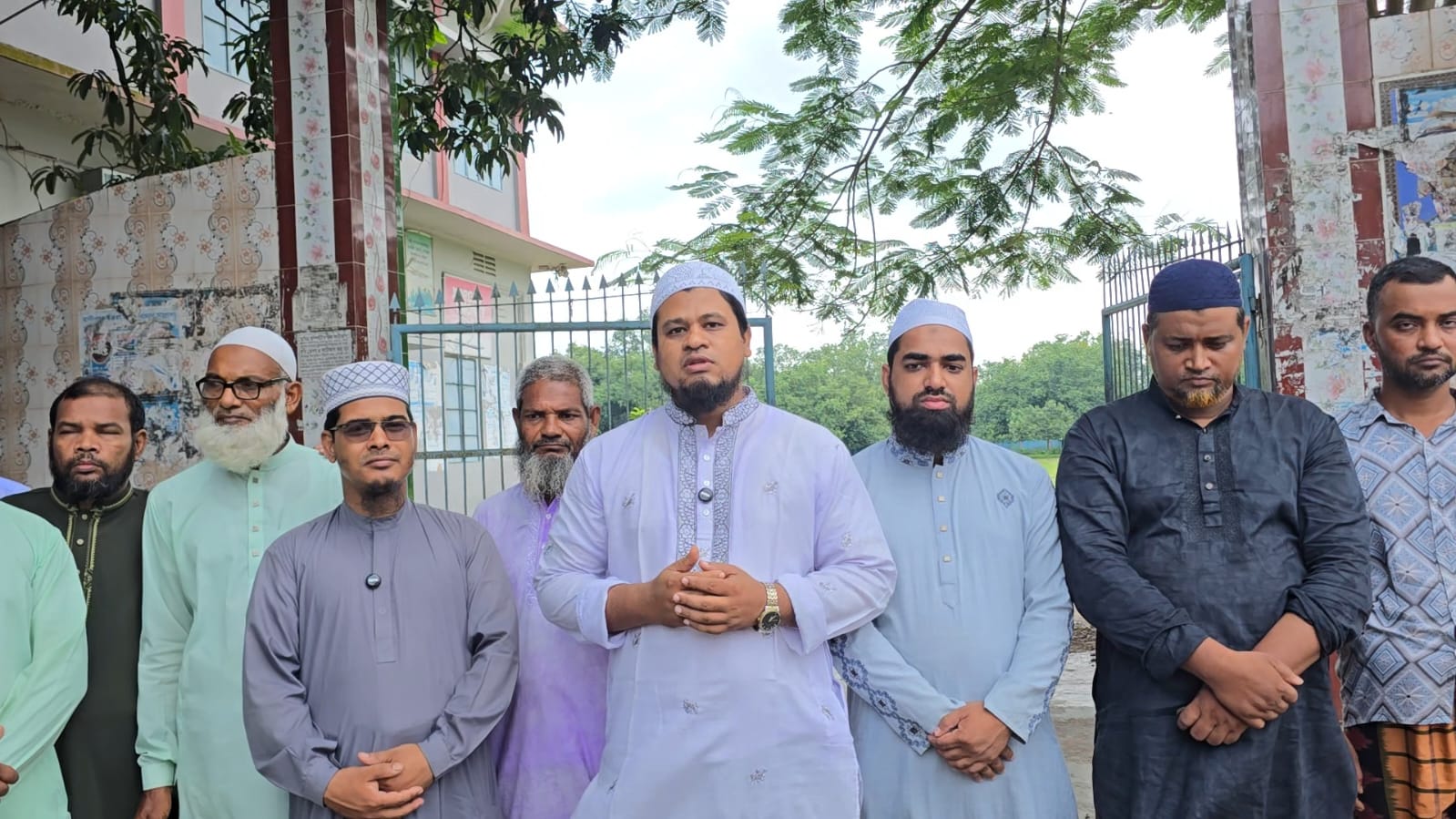 ড্রেন পরিষ্কার কর্মসূচি সম্পন্ন: রানীনগর বাজারে পানি নিষ্কাশনে স্বস্তি