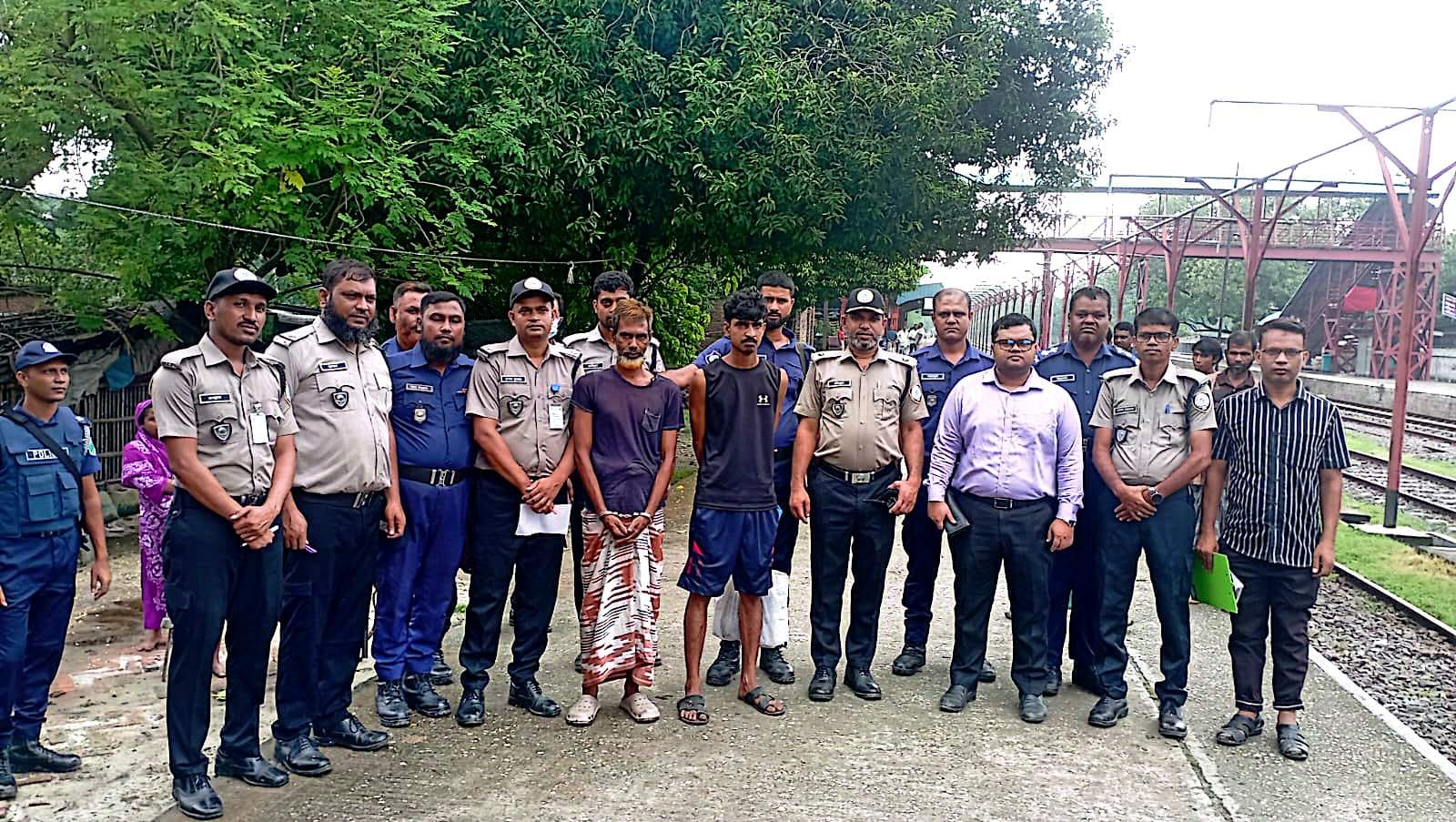 চাঁপাইনবাবগঞ্জে মাদকদ্রব্য নিয়ন্ত্রণ অধিদপ্তরের অভিযানে ইয়াবা-সহ ১ জন আটক