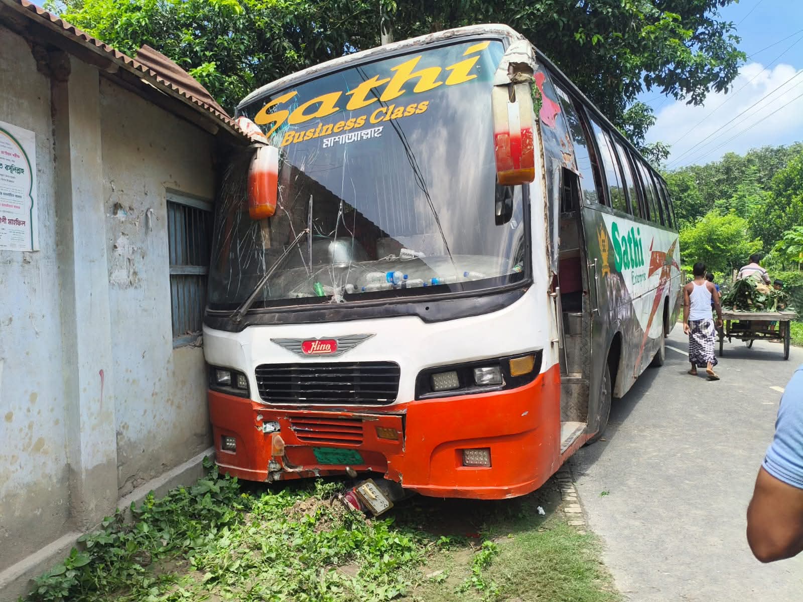 ভোলাহাটে বাসের ধাক্কায় মোটরসাইকেল চালক নিহত