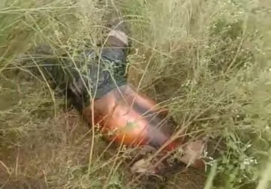 চাঁপাইনবাবগঞ্জে মহাডাঙ্গায় রেললাইনের পাশে অর্ধগলিত মরদেহ উদ্ধার